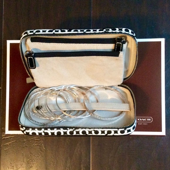 🎉HP!🎉 *NWT* Coach Op Art Jewelry Pouch - Picture 6 of 7